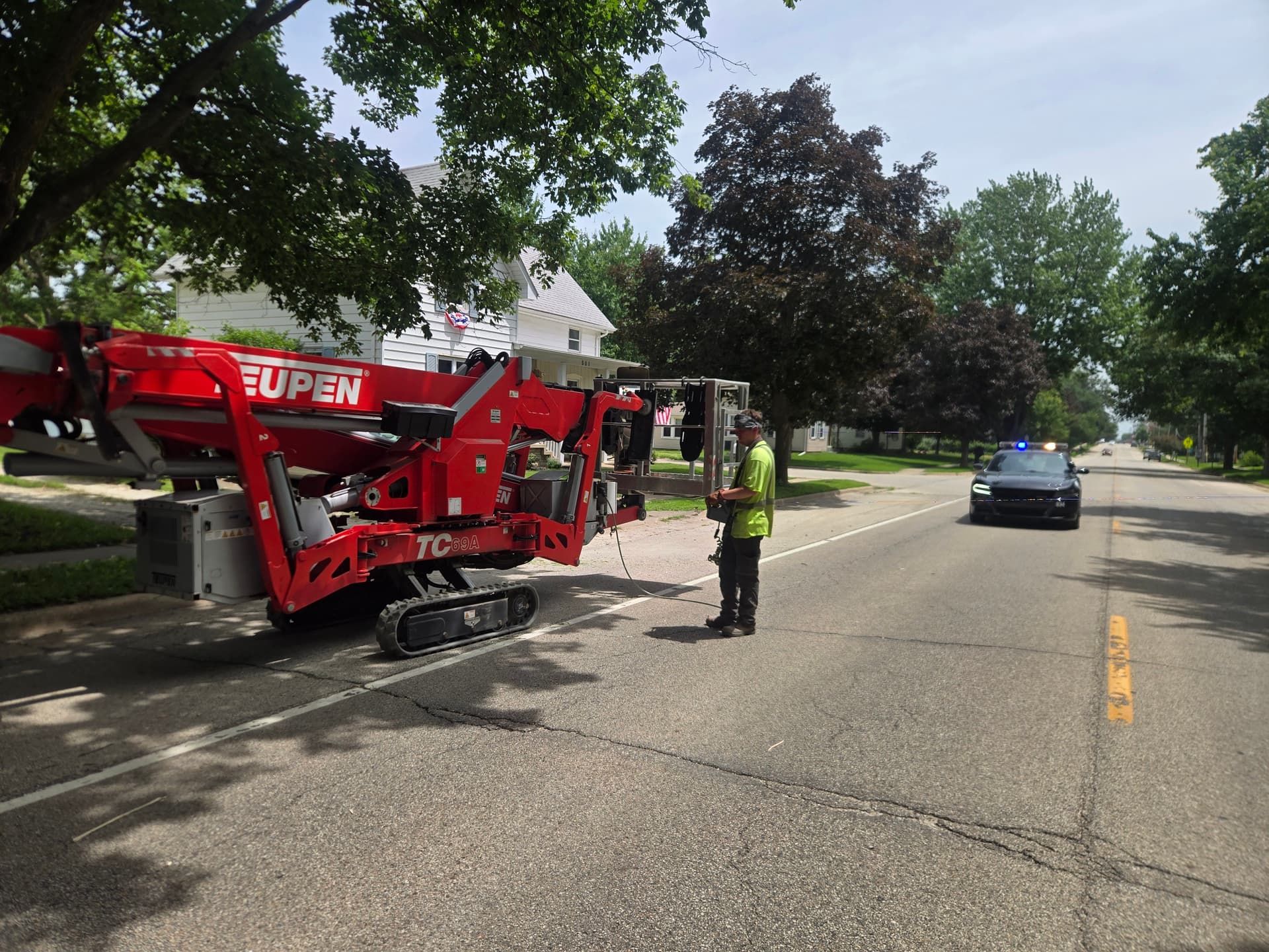 When the Equipment Draws a Crowd, You Know It's a Big Job image