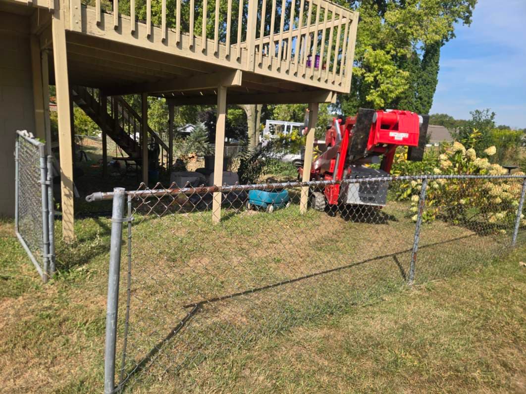 Expert Tree Removal in Challenging Spaces image